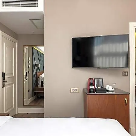 Azzap Galata Hotel